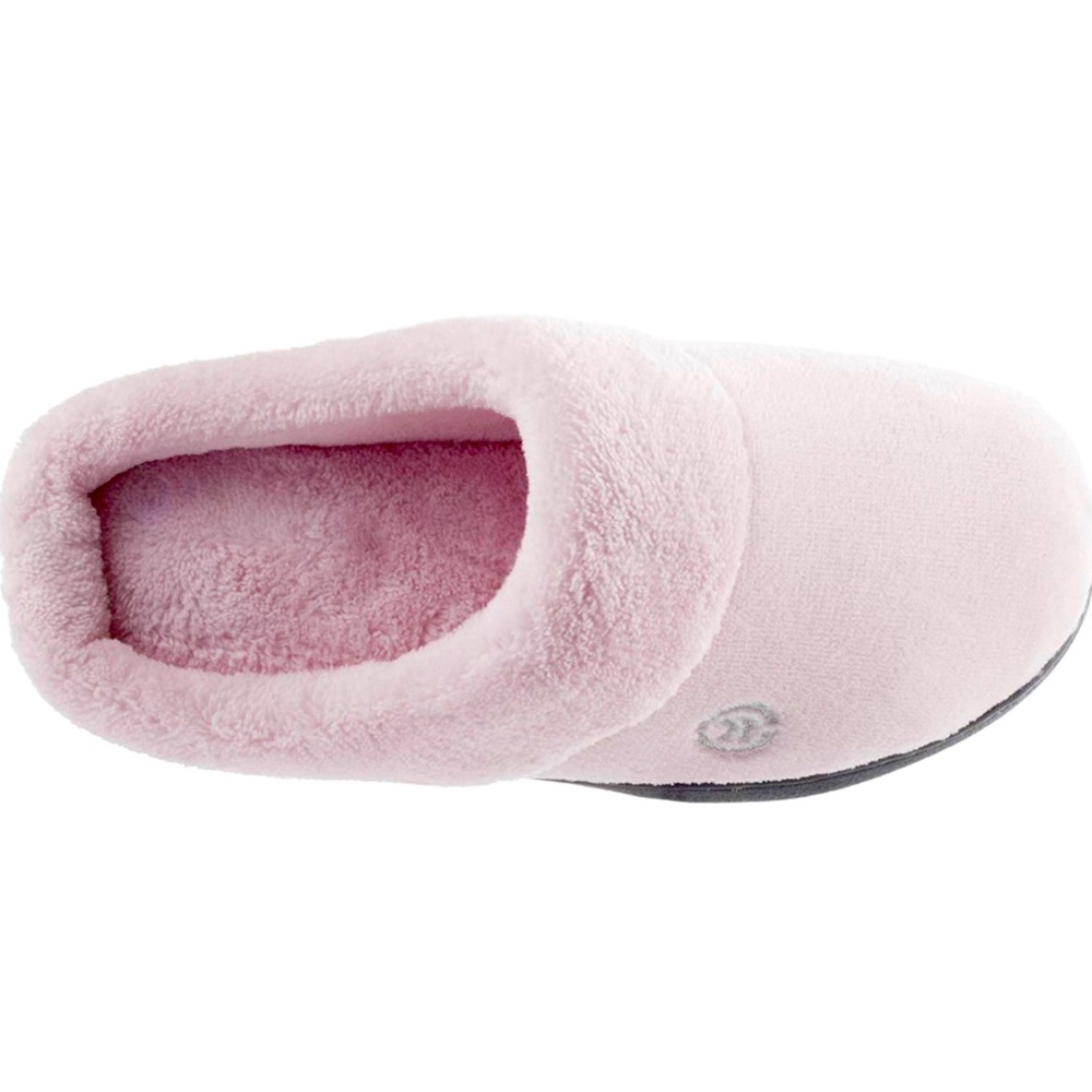 Isotoner Women's Cozy Memory Foam Slipper